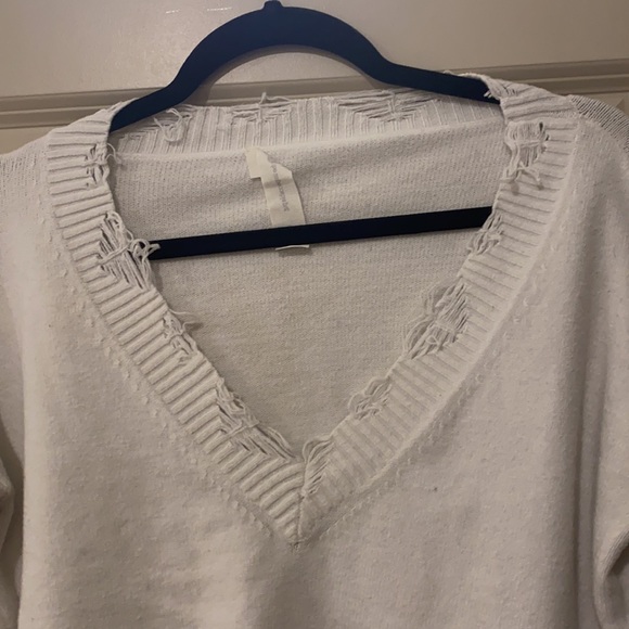 Cropped Sweater - Picture 2 of 4